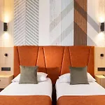 Espace Champerret 3*