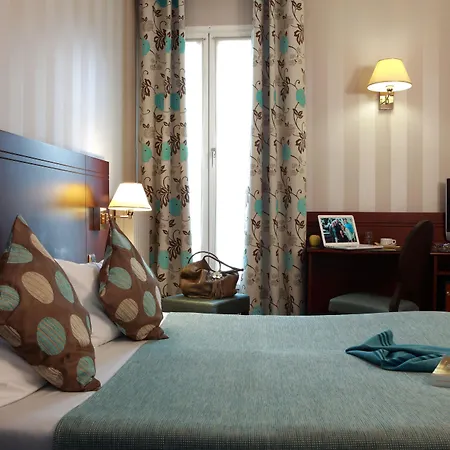 Espace Champerret מלון 3*