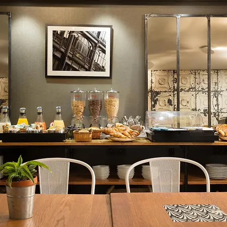 Espace Champerret Szálloda Levallois-Perret
