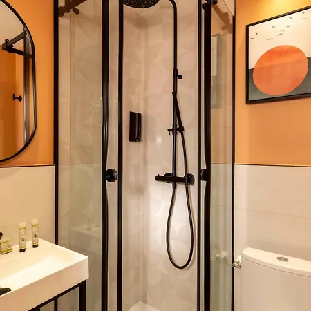 Espace Champerret מלון 3*