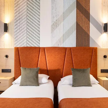Espace Champerret 3*
