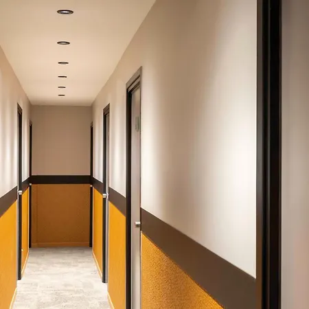 Espace Champerret מלון