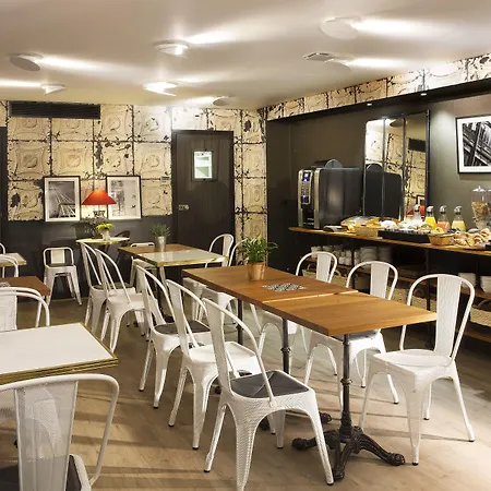 Espace Champerret מלון 3*