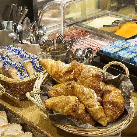 Espace Champerret Hotel