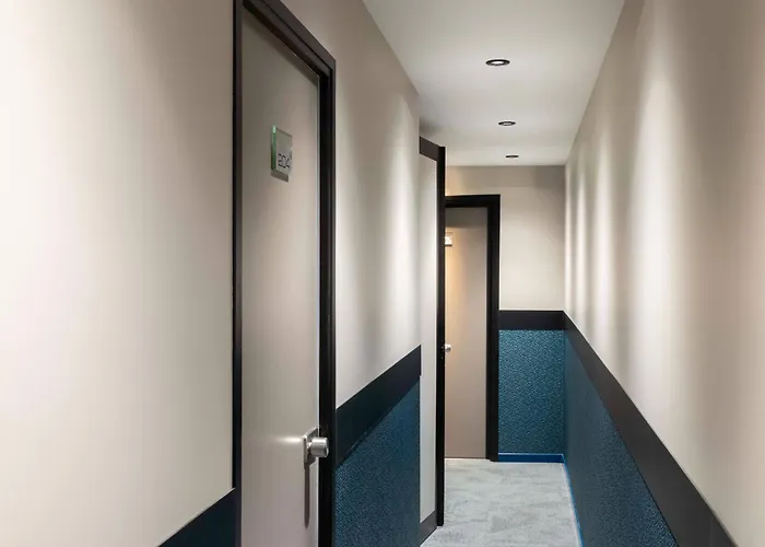 에스파스 샹페레 3*