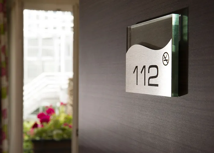 Hotel Espace Champerret