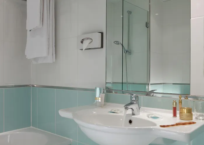 Espace Champerret 3*