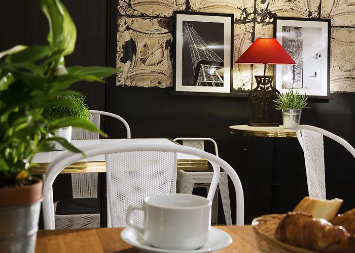 Espace Champerret 3* לוולואה פרה