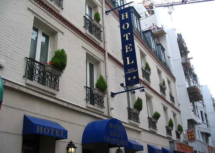 Espace Champerret 3* לוולואה פרה