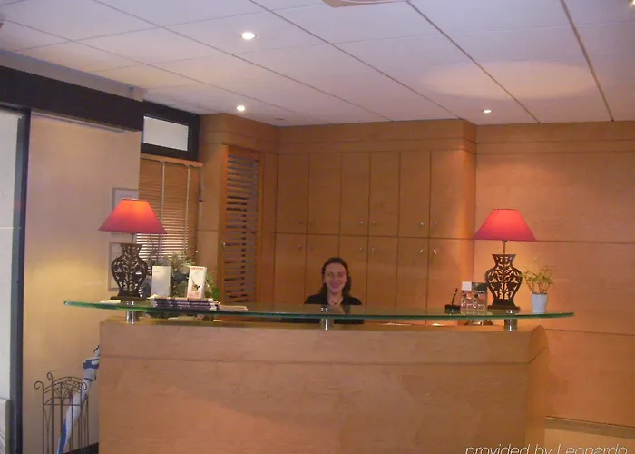 Hotel Espace Champerret 3*